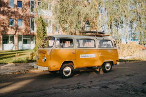 Shuttle Berlin Bulli Oldtimer Bus Transport Taxi VW (1)